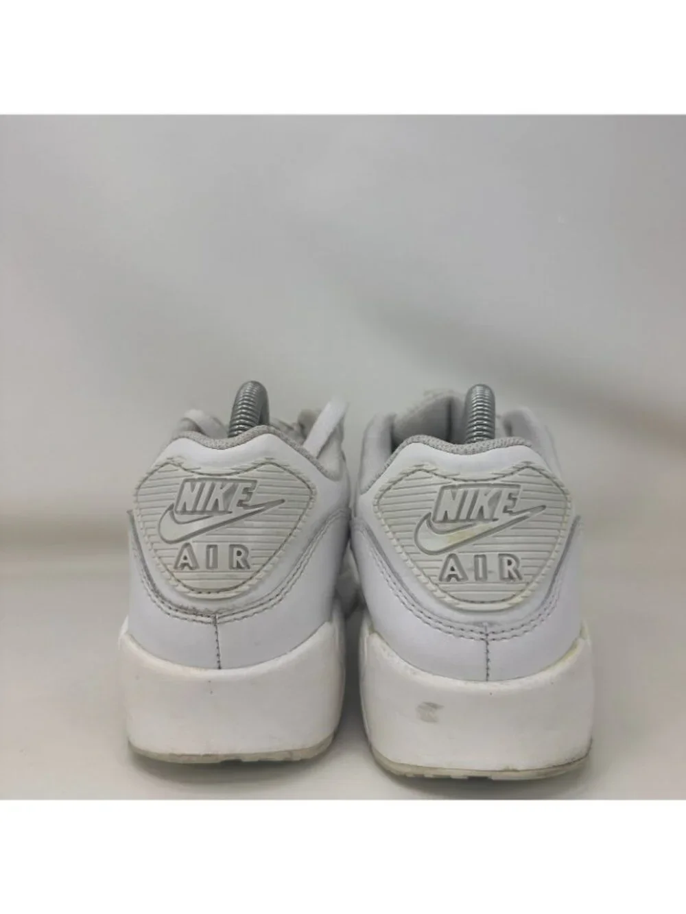 Nike Air Max 90 Shoes Triple White Size 7Y / Women’s Size 8.5